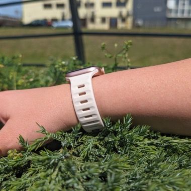 Curea silicon pentru Apple Watch 38 / 40 / 41 mm, seriile 3-9 si SE, starlight, Bermek 3