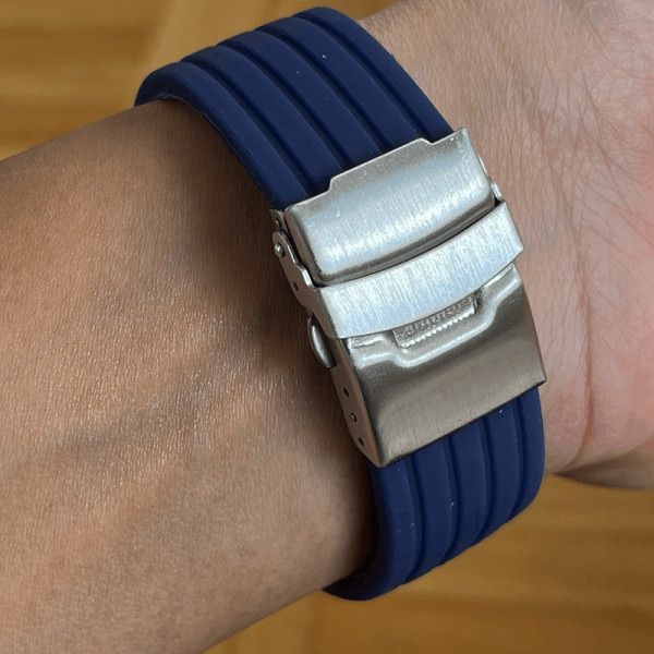 Curea universala 22 mm din silicon pentru Galaxy Watch 3 si Huawei Watch GT, albastru camuflaj 2