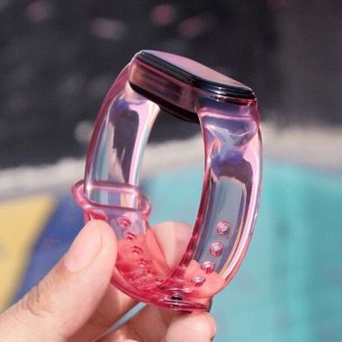 Set 2 curele silicon pentru Xiaomi Mi Band 7, culoare foto-sensibila, transparent si transparent-roz 3