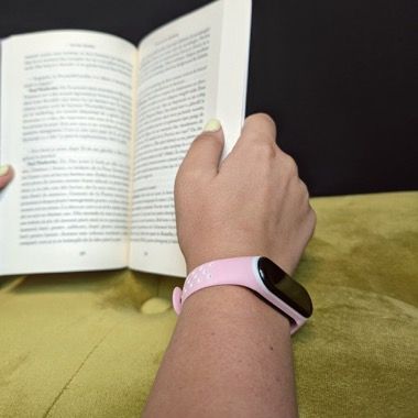 Set curea silicon Bermek si 3 folii pentru Xiaomi Mi Band 4 si Mi Band 3, alb-roz 2