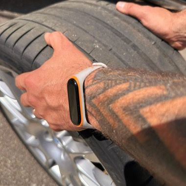 Set curea silicon Bermek si 3 folii pentru Xiaomi Mi Band 4 si Mi Band 3, gri-portocaliu 4