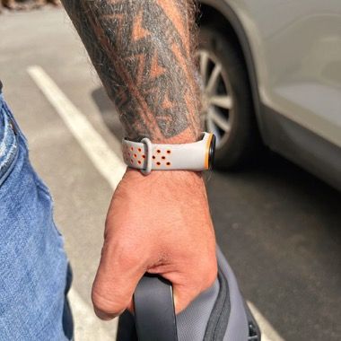 Set curea silicon Bermek si 3 folii pentru Xiaomi Mi Band 4 si Mi Band 3, gri-portocaliu 5