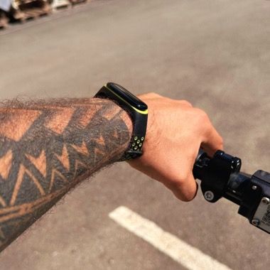 Set curea silicon si 3 folii de protectie pentru Xiaomi Mi Band 4 si Mi Band 3, Bermek, negru cu verde 4
