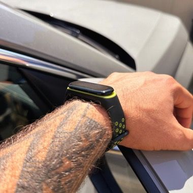 Set curea silicon si 3 folii de protectie pentru Xiaomi Mi Band 4 si Mi Band 3, Bermek, negru cu verde 6